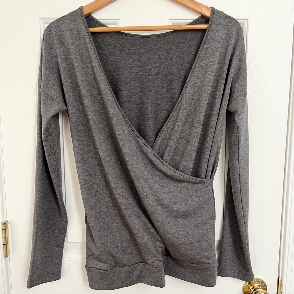 Nwt. Banana Republic Gray Reversible Top. Small.
